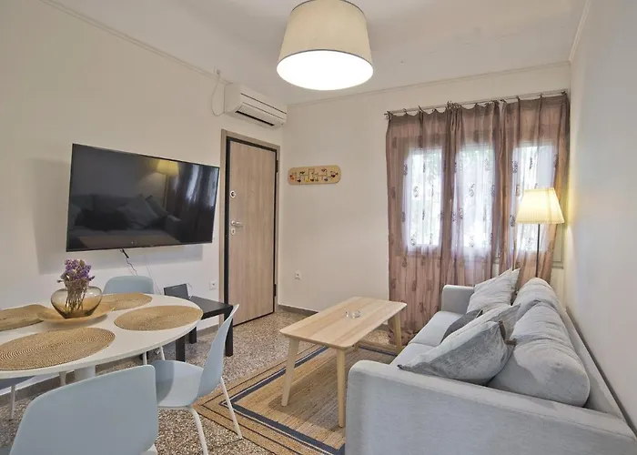 Athina 2Br Apt, Fully Equipped, Kitchen, Ac, Wifi